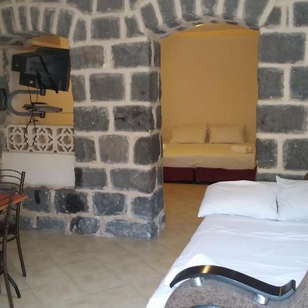 Ahva 17 Hotel Тиберия Екстериор снимка