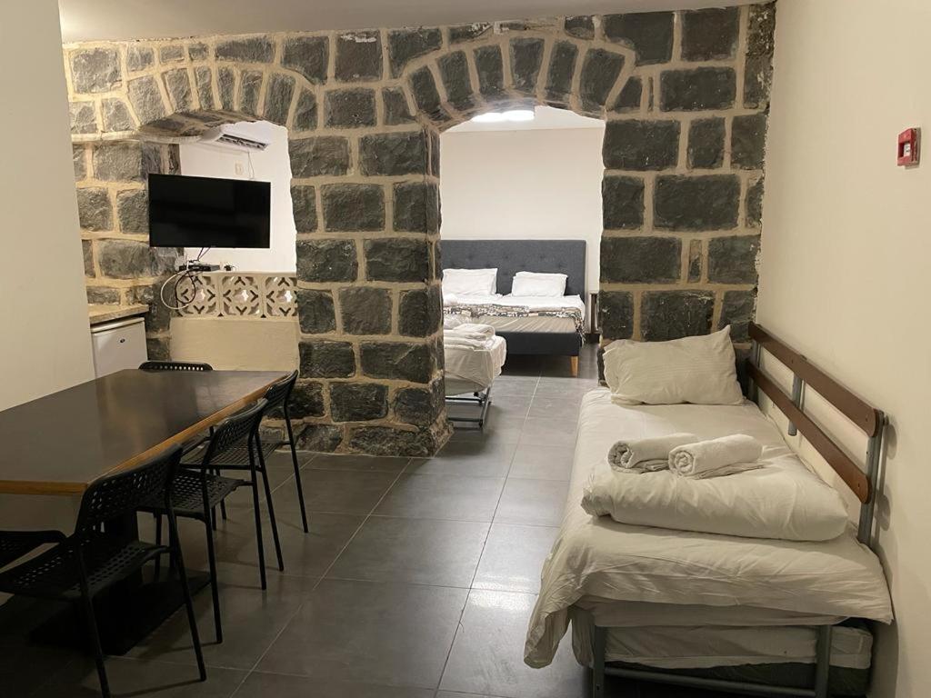 Ahva 17 Hotel Тиберия Екстериор снимка