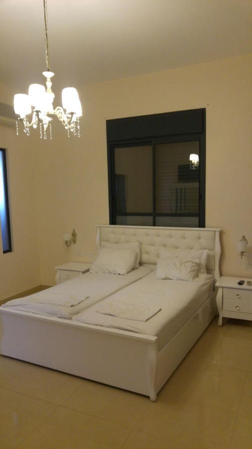 Ahva 17 Hotel Тиберия Екстериор снимка