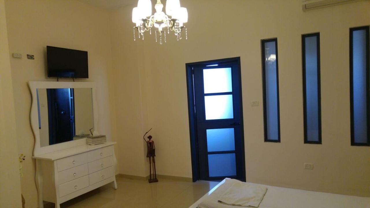 Ahva 17 Hotel Тиберия Екстериор снимка