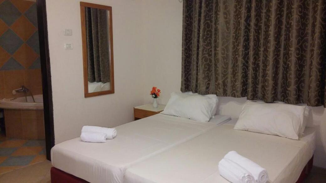 Ahva 17 Hotel Тиберия Екстериор снимка